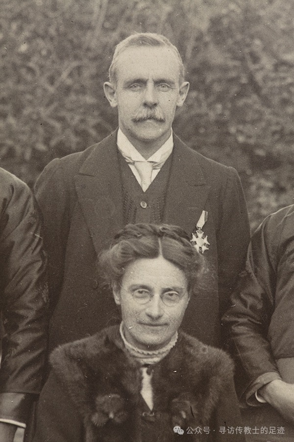 d8i87d35oz84bzsrfs.jpg d8i87d35oz84bzsrfs.jpg