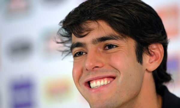 
卡卡干净迷人的笑容。（图：网易体育）