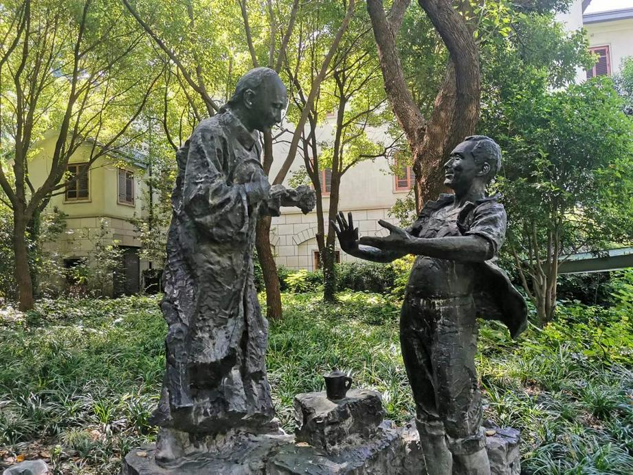 上海电影博物馆园区内雕塑 赵丹 郑君里（电影林则徐）