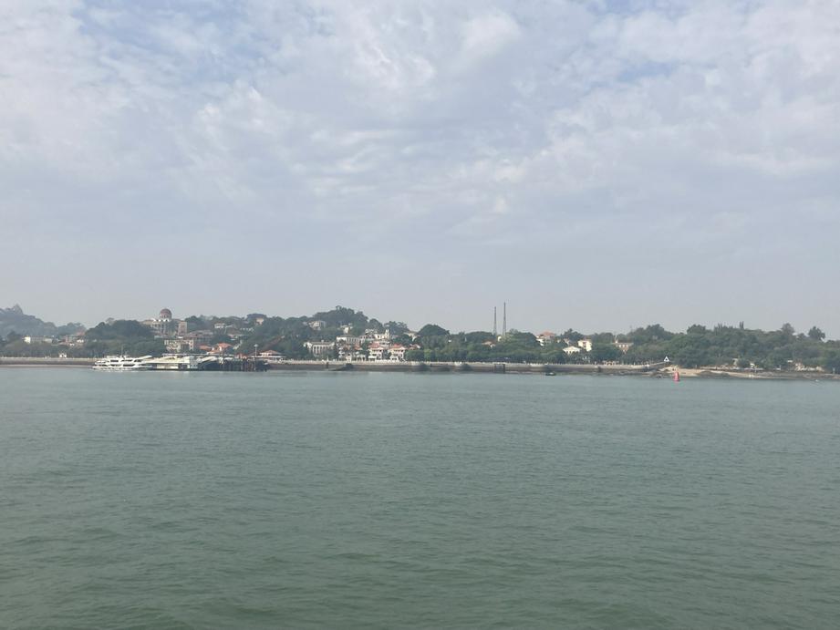 早上坐船远望鼓浪屿。（图：基督时报/王璐德）