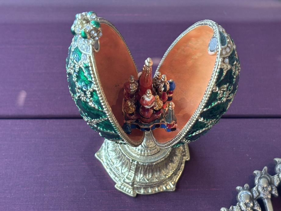 彩蛋中内含的教堂与“十字架”（基督时报/石伊泉）