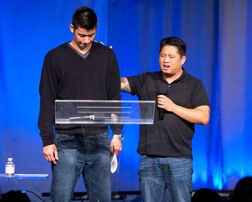 牧师为林书豪每天一小时祷告(图:远志明牧师的博客)