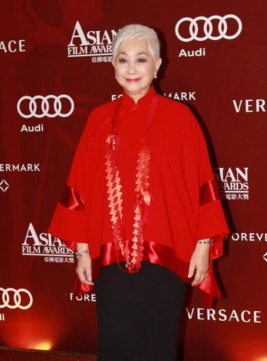 晚年的卢燕。   (图:资料图片)