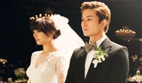 先艺和丈夫婚礼现场（来源网络）