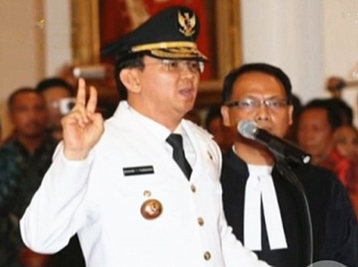 早期的钟万学(图:视频截图)