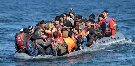 2021-005-europe-migration-crisis-2-raft-690.jpg