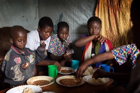 congo-church-volcano-4-children-690.jpg